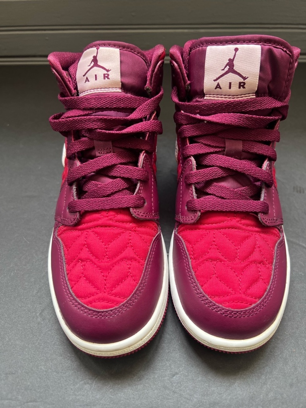 Nike Air Jordan 1 Retro Mid SE Quilted Red Pink GS Size 5Y - Picture 2 of 7
